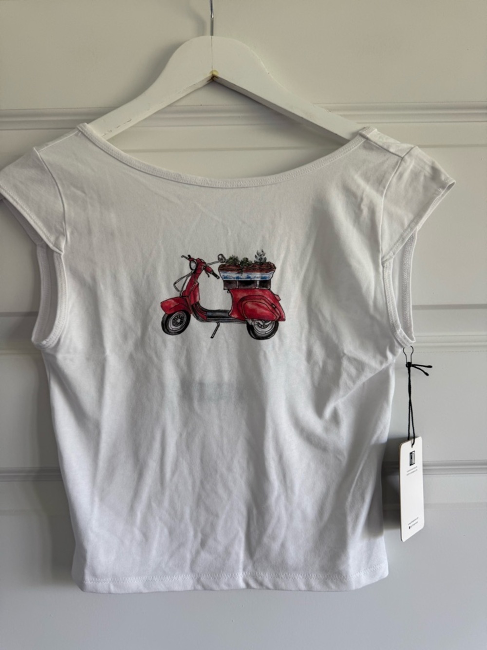 NWT Girl Dangerous Cropped Tee Cap Sleeve Low Back Graphic